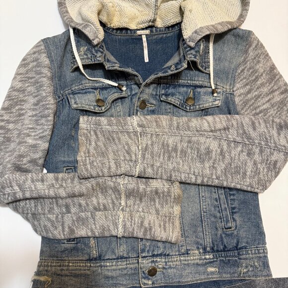 Free People Distressed Jean Jacket Women's Small - Picture 5 of 16